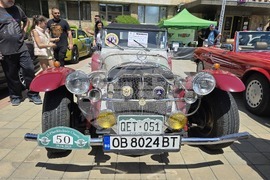 Ловеч - автомобили - ретро парад
