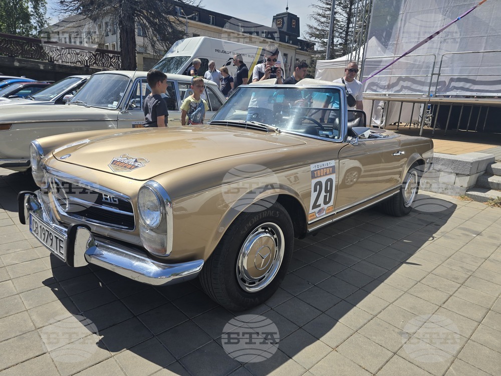 Ловеч - автомобили - ретро парад