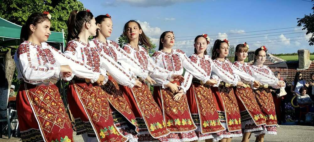 Божурово блесна с празнични събития и културни традиции: От спортни предизвикателства до фолклорни чудеса