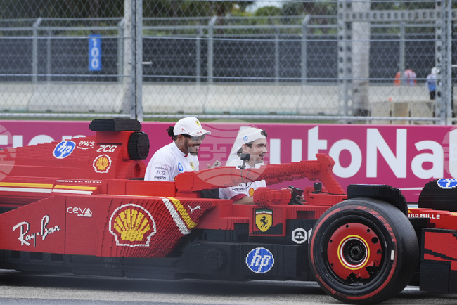 Хамилтън за радиоразговорите си с Ферари на Гран При на Маями: „Можех да кажа и по-лошо“