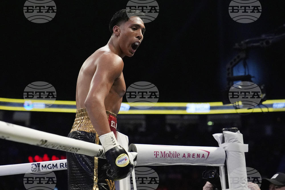 Leon Vargas Boxing