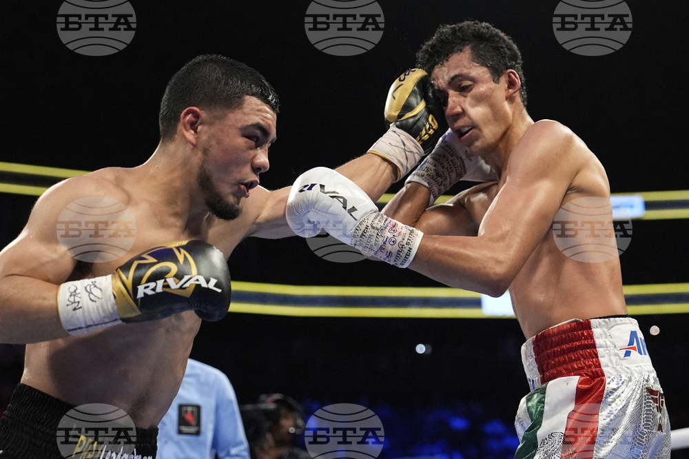 APTOPIX Vazquez Espinoza Boxing