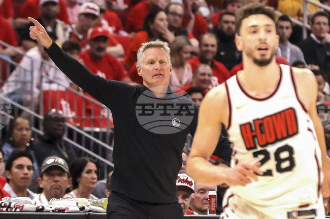 Стив Кър за победата над Хюстън: „Впечатляваща демонстрация на решителност, имахме късмета да се измъкнем от серията“