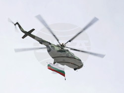 Вертолети - подготовката и провеждането на военния парад на 6 май