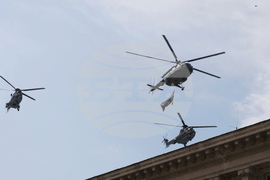 Вертолети - подготовката и провеждането на военния парад на 6 май