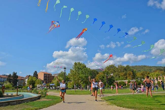 Община Момчилград: Празник на хвърчилата в Момчилград за Деня на детето