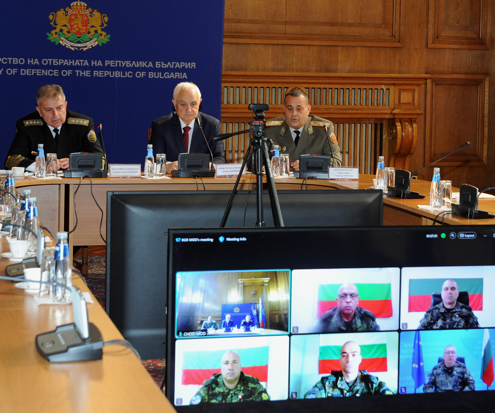 Приблизително 270 военнослужещи участват в пет операции на НАТО и три на ЕС, съобщиха от Министерството на отбраната