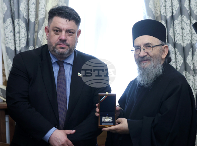 Посещението ни в Зографския манастир е наситено със силна емоция и силни чувства, каза Атанас Зафиров