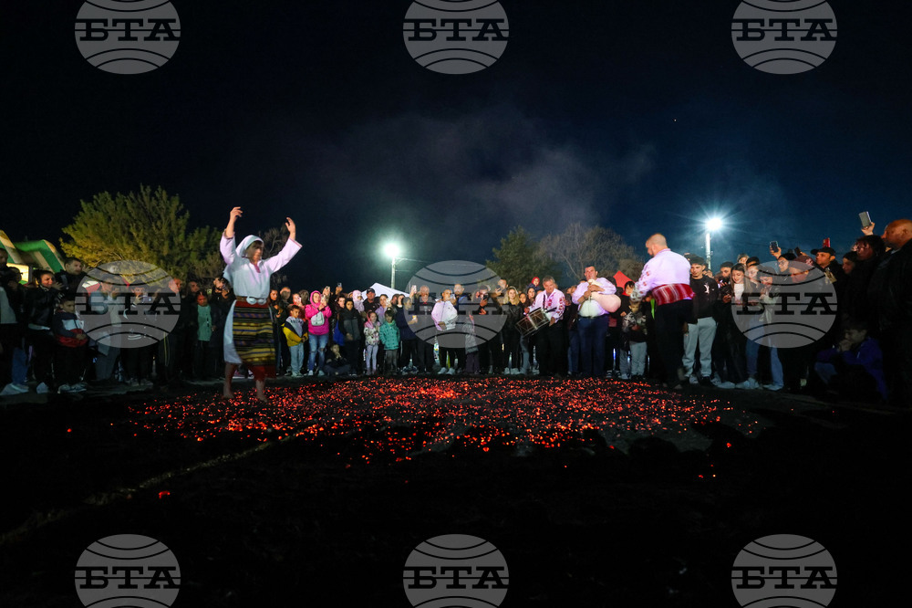 Село Трояново - традиционен събор - нестинарски танци