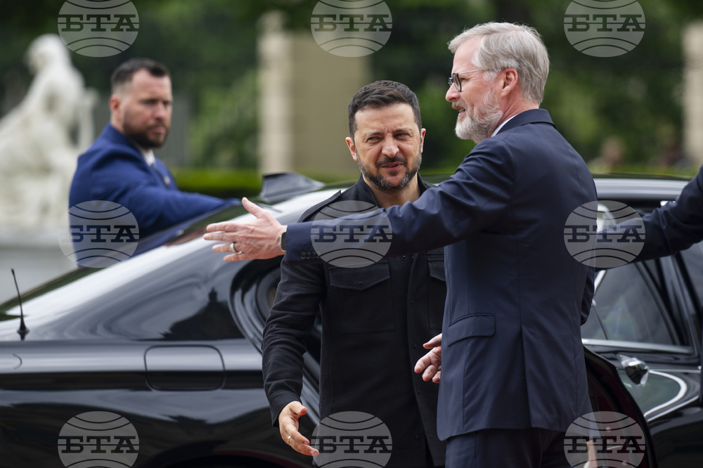 Чешкият премиер обеща на Зеленски още снаряди за Украйна и разширяване на програмата за подготовка на украински пилоти