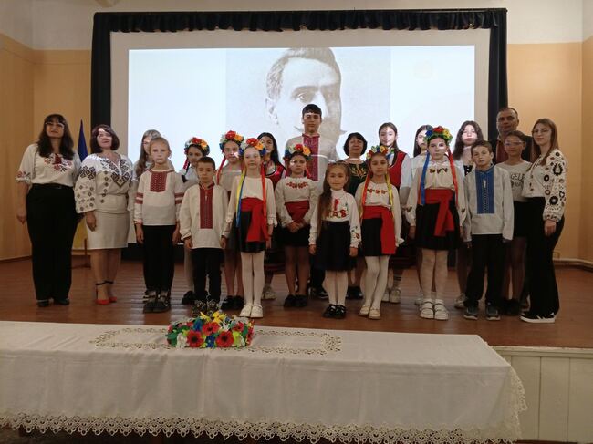 Възпитаници от училище „Александър Малинов“ в село Ореховка, Украйна, са отличени в международен литературен конкурс