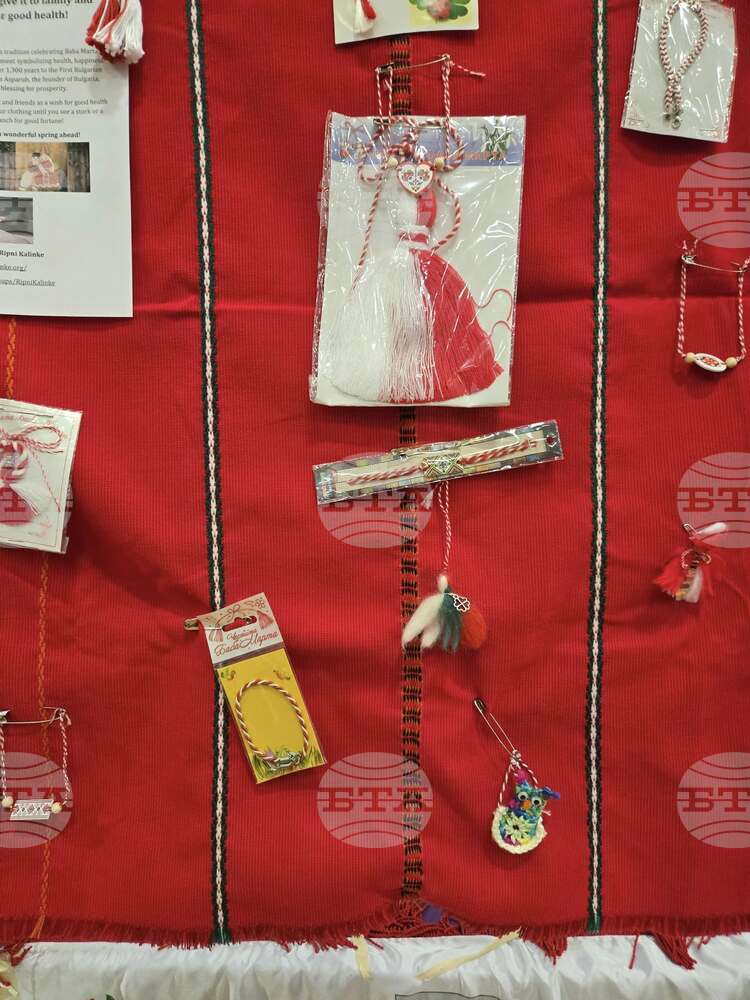Българският културен център „Рипни Калинке“ в Сан Хосе, Калифорния, показа в Сънивейл как се правят мартеници