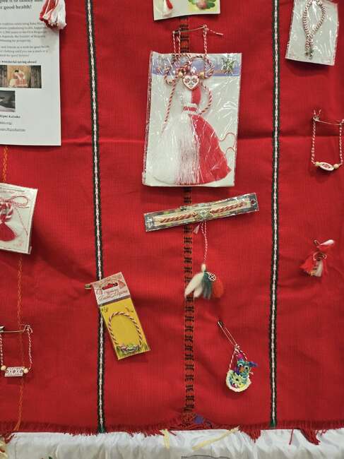 Българският културен център „Рипни Калинке“ в Сан Хосе, Калифорния, показа в Сънивейл как се правят мартеници