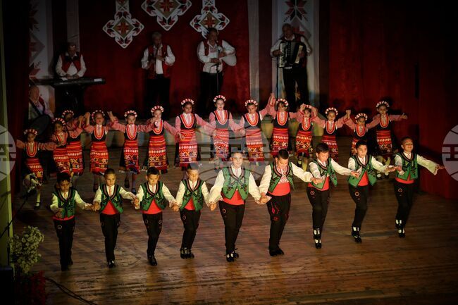 Камено - Средно училище "Христо Ботев" - годишнина - концерт спектакъл