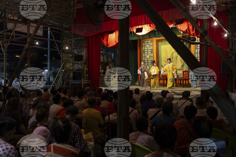 Hong Kong Bun Festival Photo Gallery