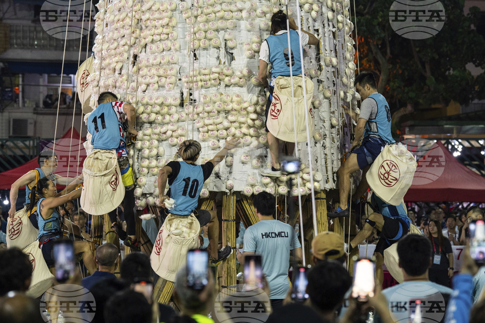 Hong Kong Bun Festival Photo Gallery