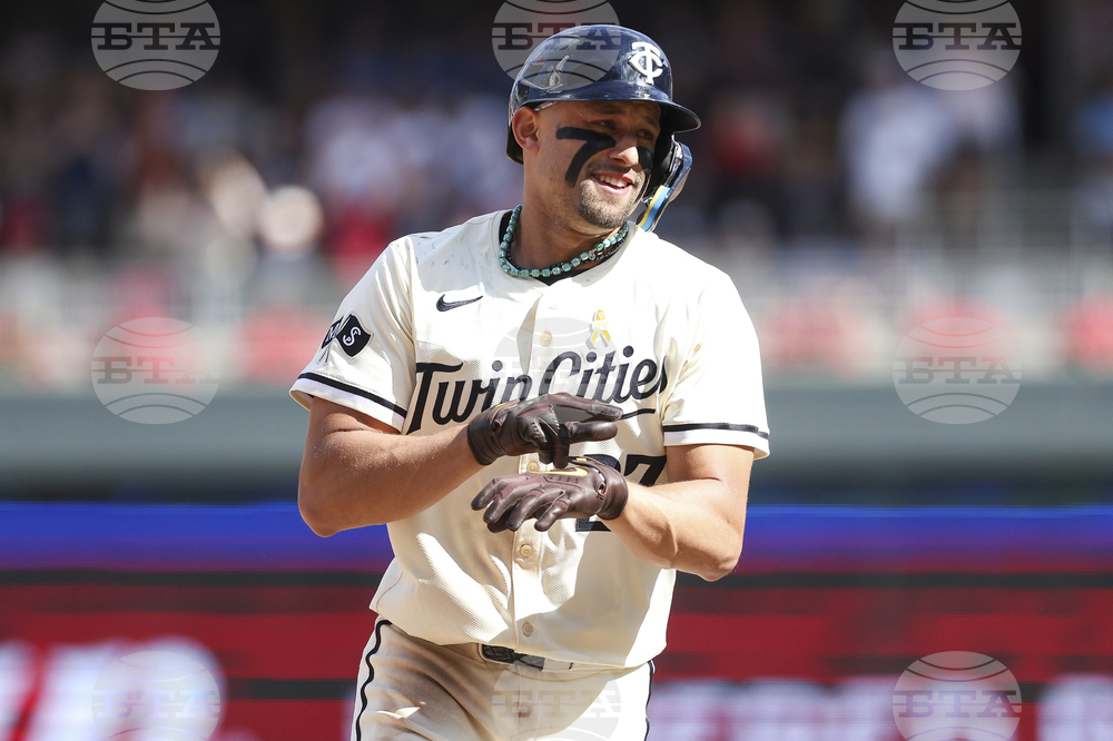 Twins-Moves Baseball