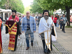 Вършец - литийно шествие - светец - мощи - посрещане