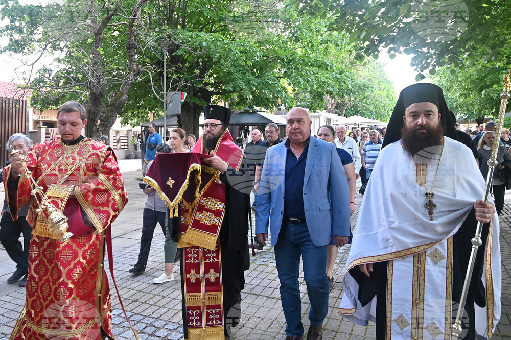 Вършец - литийно шествие - светец - мощи - посрещане