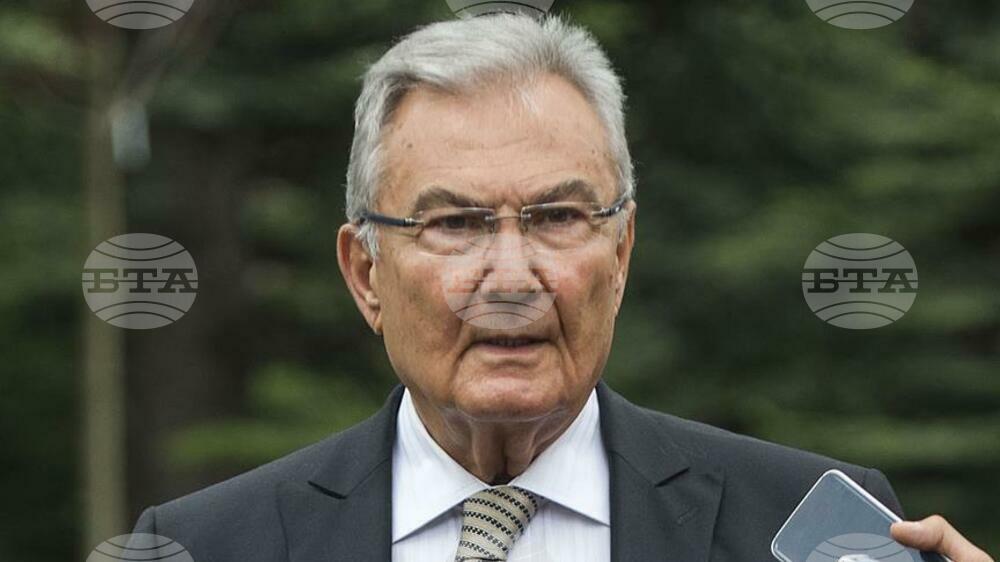 Почина бившият лидер на основната турска опозиционна партия Дениз Байкал