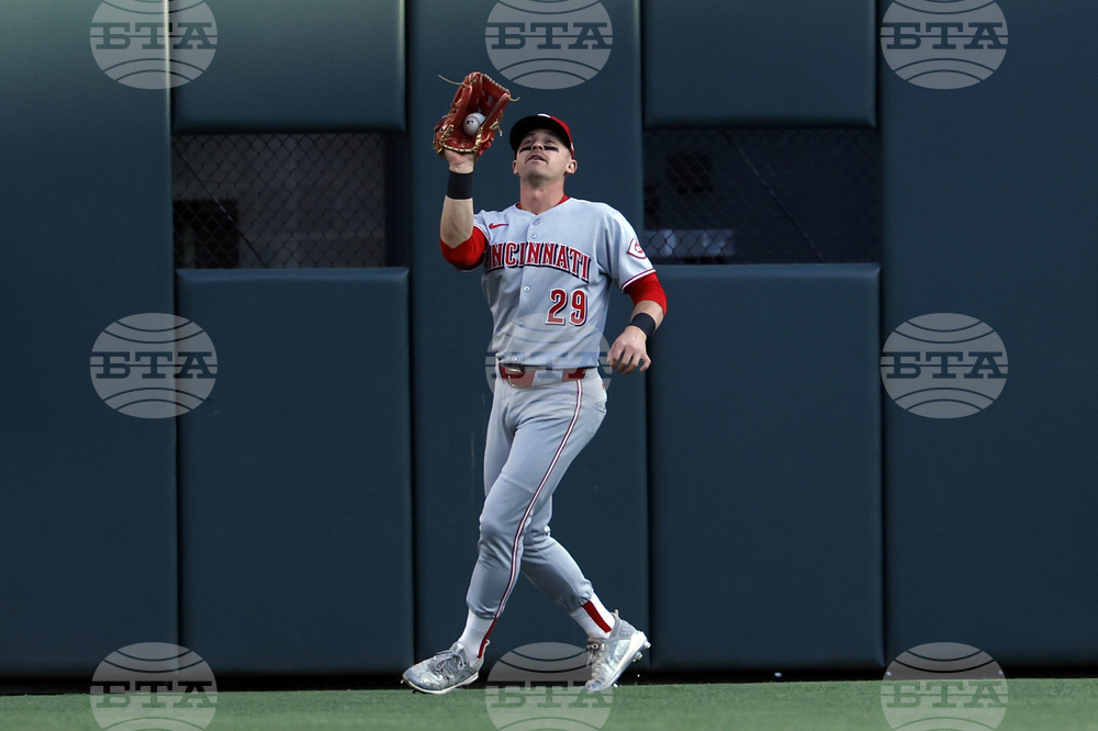 Reds Braves Baseball