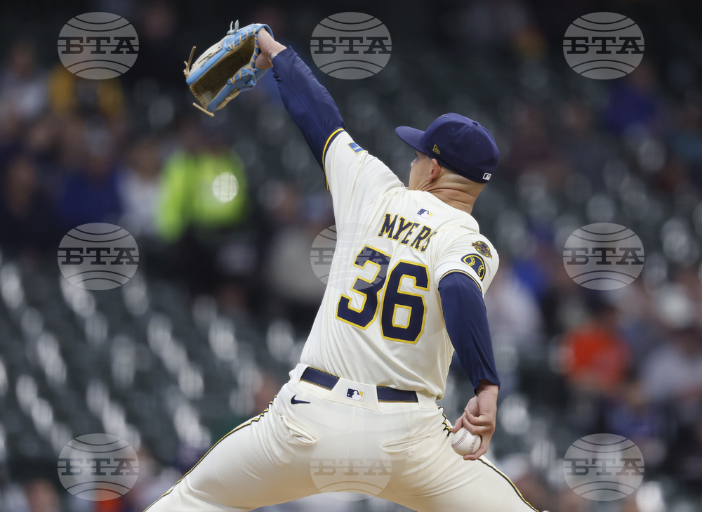 Astros Brewers Baseball