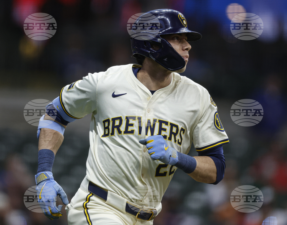 Astros Brewers Baseball