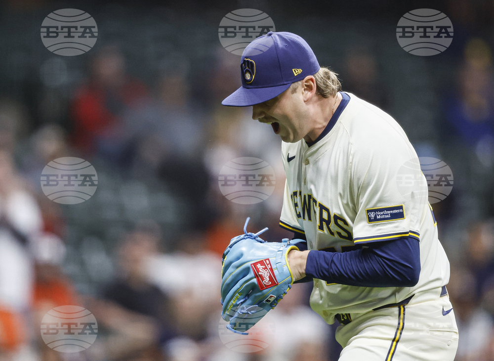 Astros Brewers Baseball