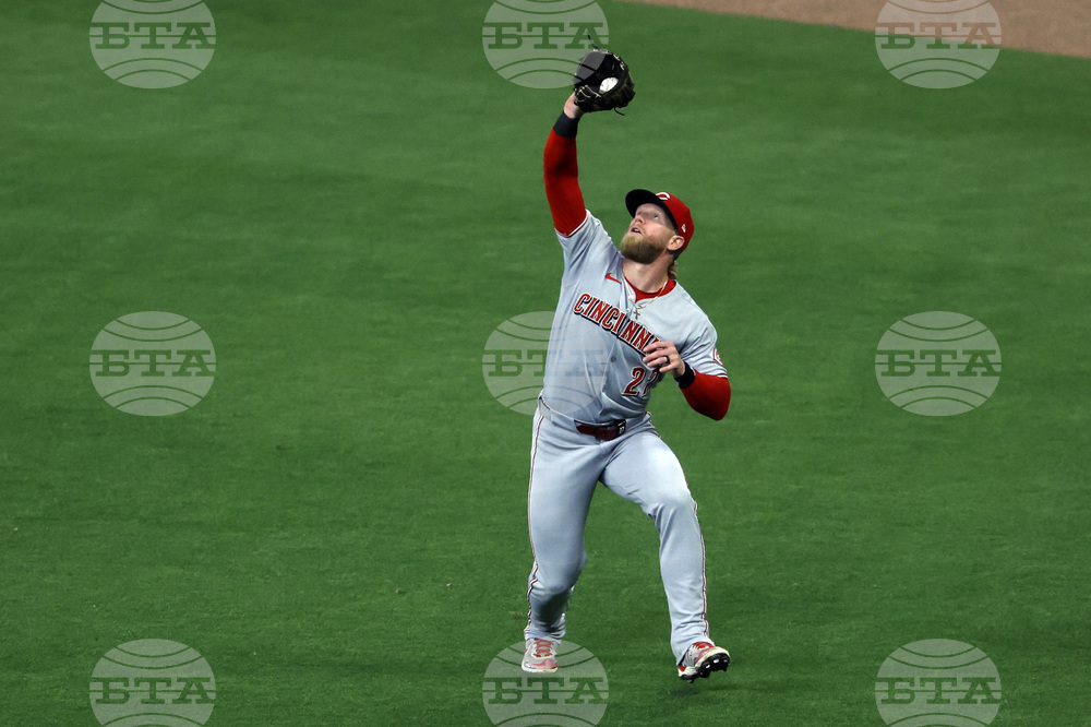 Reds Braves Baseball
