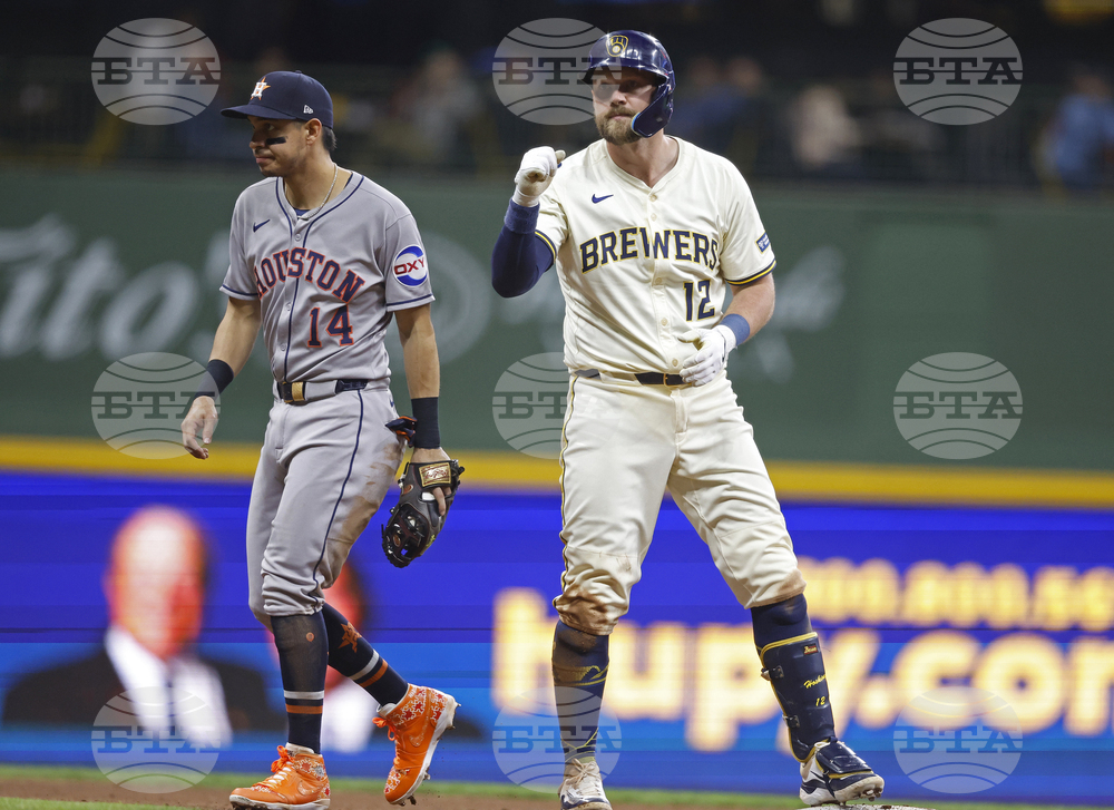 Astros Brewers Baseball