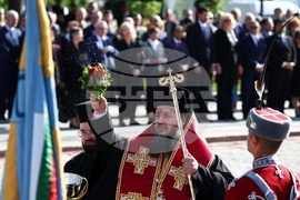 Гергьовден - Паметник на незнайния войн - водосвет на бойните знамена