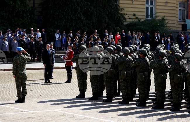 Ден на храбростта и празник на Българската армия - военен парад 