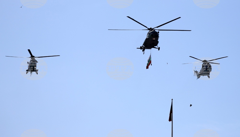 Ден на храбростта и празник на Българската армия - военен парад