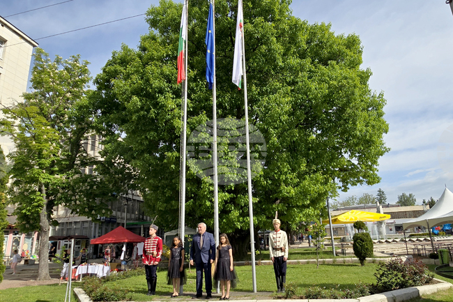 Нужна ни е доброта, смелост и съпричастност, каза кметът Иван Аспарухов в Деня на Мездра 