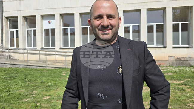 На събора „Край Мездра Искъра шуми“ местното читалище събира средства за изграждане на покрита сцена