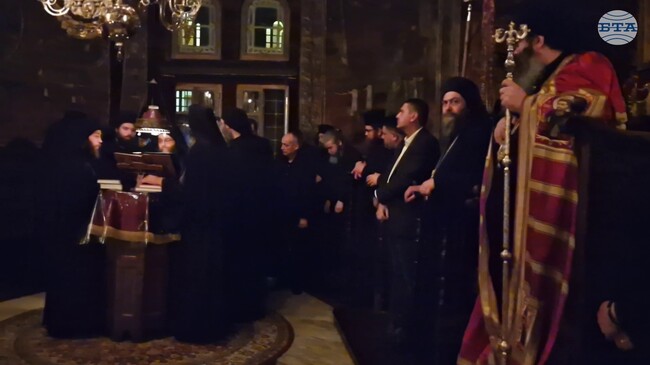 Започна нощното бдение в Зографския манастир за празника на свети Георги
