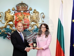 Румен Радев - гвардейски отряди - приветствие