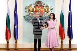 Румен Радев - гвардейски отряди - приветствие
