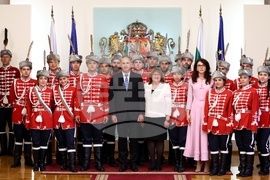 Румен Радев - гвардейски отряди - приветствие