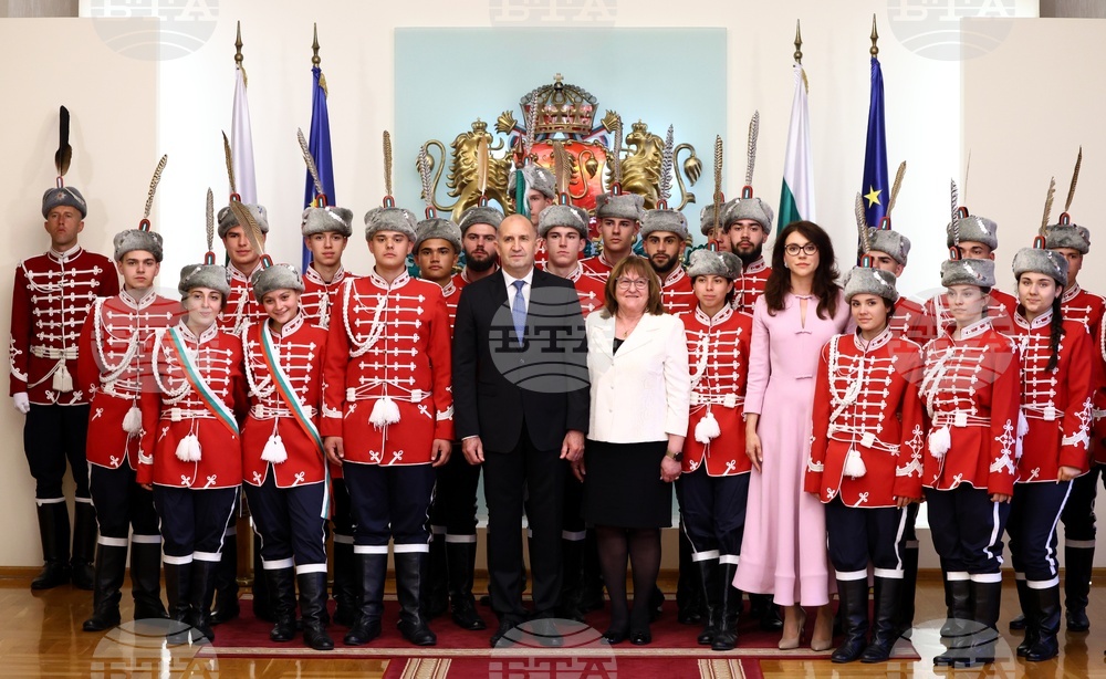 Румен Радев - гвардейски отряди - приветствие