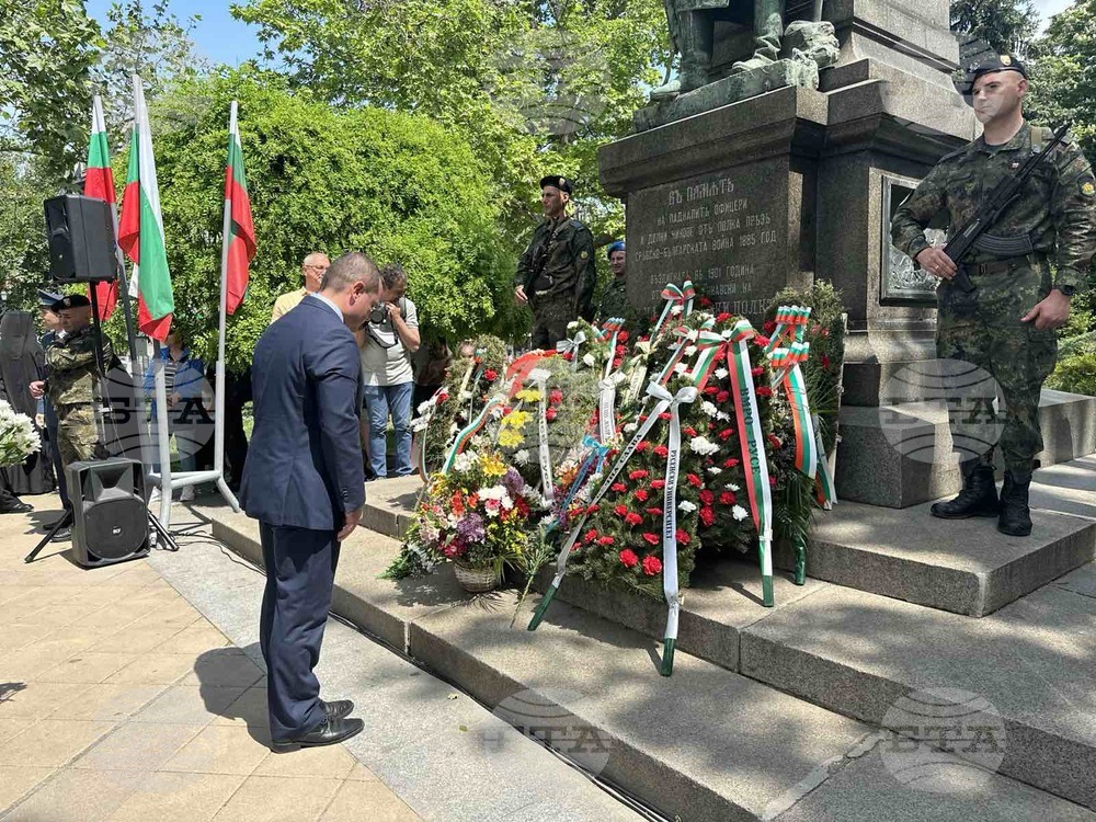 С тържествена церемония и благодарствен молебен бе отбелязан Празникът на Русе