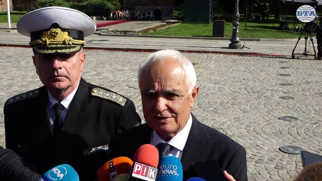 Техническите проблеми, които възникват при приемането на военна машина, не са политически въпроси, заяви министър Запрянов