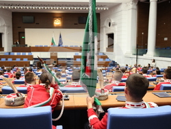 Народно събрание - младежки гвардейски отряди