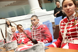 Народно събрание - младежки гвардейски отряди