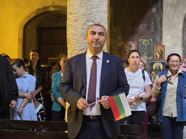 С богата програма и курбан за здраве и благоденствие Луковит отбеляза 140 години храм „Св. вмчк Георги Победоносец” и празника на града