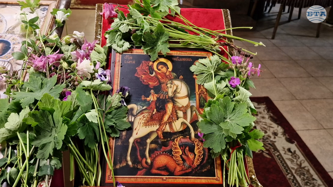 Денят на храбростта и празник на Българската армия беше отбелязан с тържествен ритуал и празнично богослужение в Троян