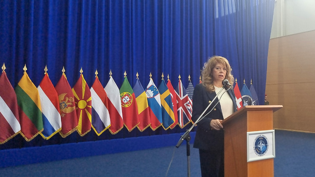 Bulgarian Troops in Kosovo Stand as Guarantee of Regional Stability, VP Iotova Says