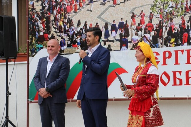 Община Банско: Гергьовден в Добринище