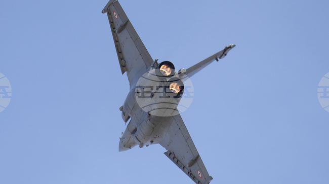 Индийската президентка Друпади Мурму участва в полет с изтребител "Рафал"