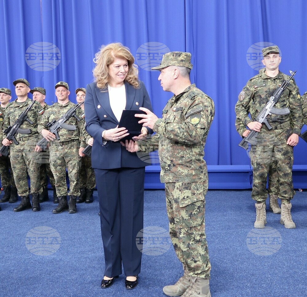 Вицепрезидентът към българския военен контингент в Косово: България се гордее с вас